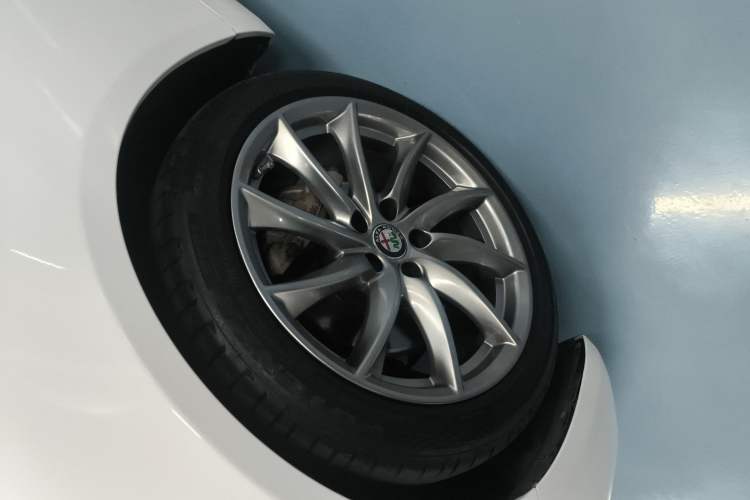 Used Alfa Romeo Giulia 2017 2.0T 200HP Luxury Edition