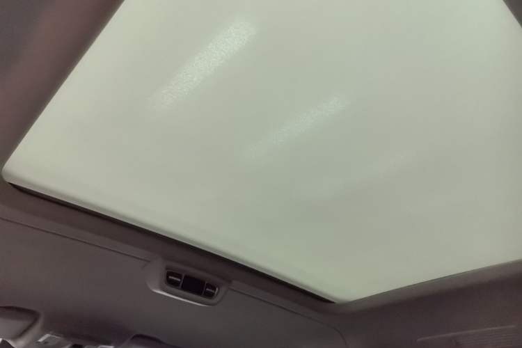 Used Mercedes-Benz V-Class 2017 V 260 L Prestige Extended Edition Headliner