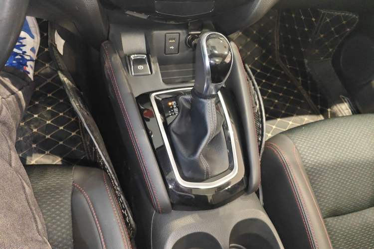 Used Nissan Qashqai 2019 2.0L CVT Luxury Edition Gear Lever