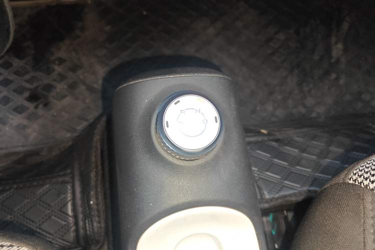 Used Wuling Hongguang MINIEV 2024 3rd Generation 215km Youth Edition Gear Lever