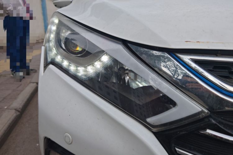 Used BYD Qin New Energy 2017 1.5T Luxury Model Right Front Headlight