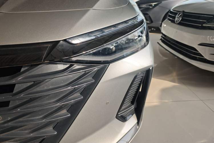 Used Chery Arrizo 8 2023 High-Performance Edition 2.0T DCT Powerfully Equipped Left Front Headlight