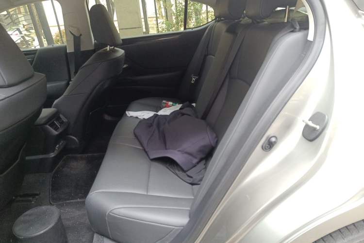 Used Lexus ES 2022 200 Excellence Edition