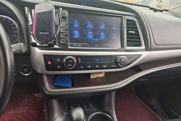 Used Toyota Highlander 2018 2.0T Four-Wheel Drive Luxury Version 7 Seats China VI Standard
