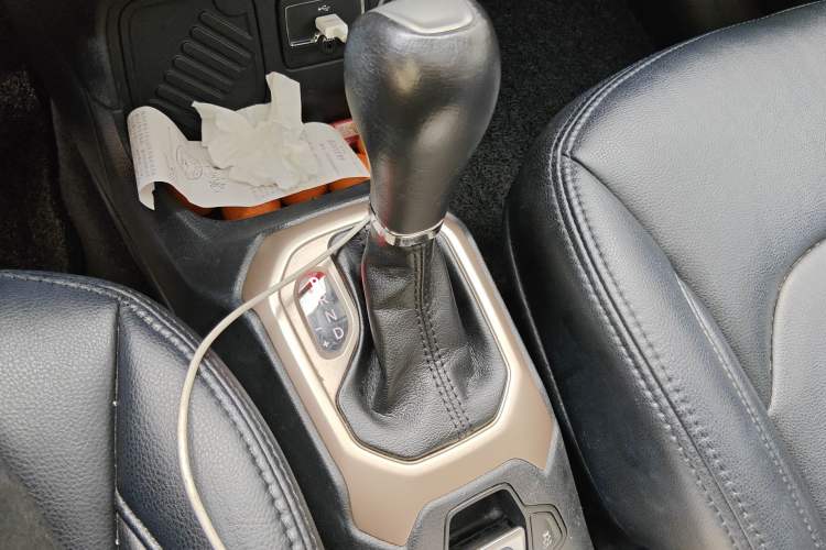 Used Jeep Renegade 2017 180T Automatic High-Energy Version Gear Lever