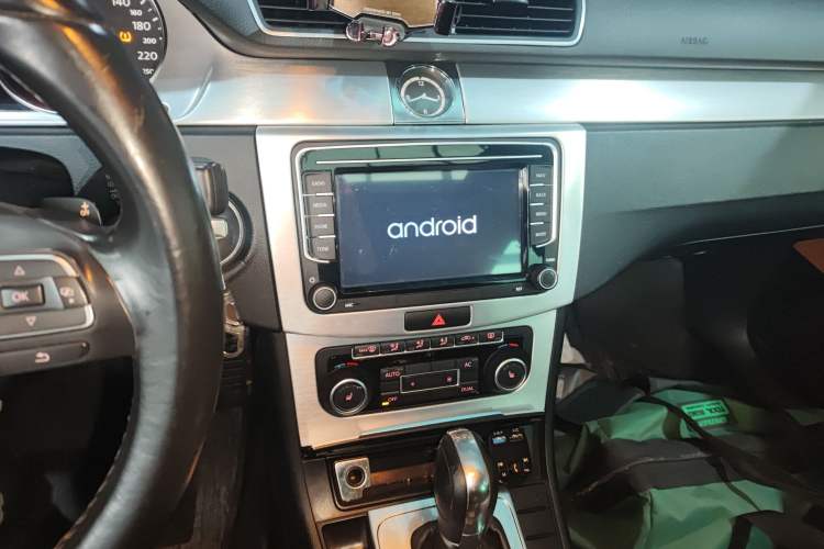 Used Volkswagen FAW-Volkswagen CC 2012 2.0 TSI Luxury Model Audio And AC Panel