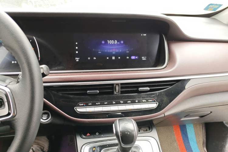 Used GAC Trumpchi M6 2021 270T DCT Luxury Edition (7 Seats) Audio And AC Panel