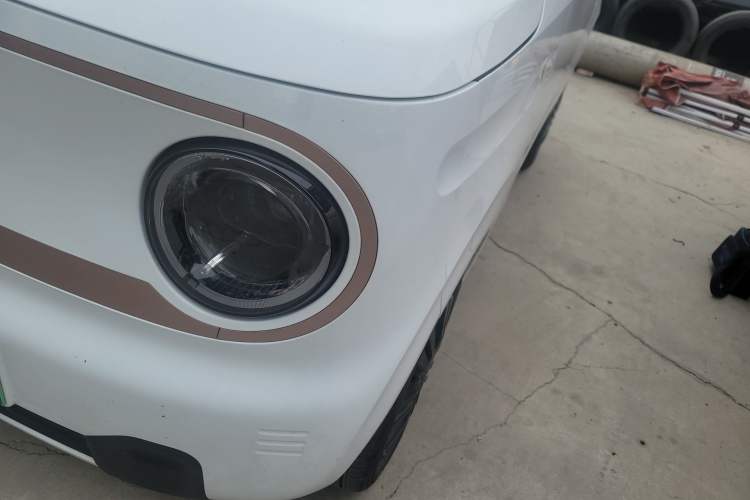 Used Geely Galaxy Panda 2024 Panda Mini 200km Endurance Bear Left Front Headlight