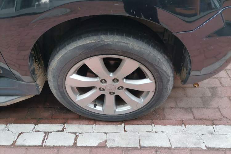 Used Mitsubishi Outlander 2010 Kinhui 2.4 Fashion Edition Right Front Wheel Hub