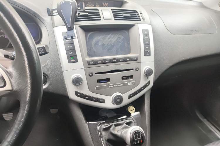 Used BYD S6 2014 2.0L Manual Luxury 5-Seater