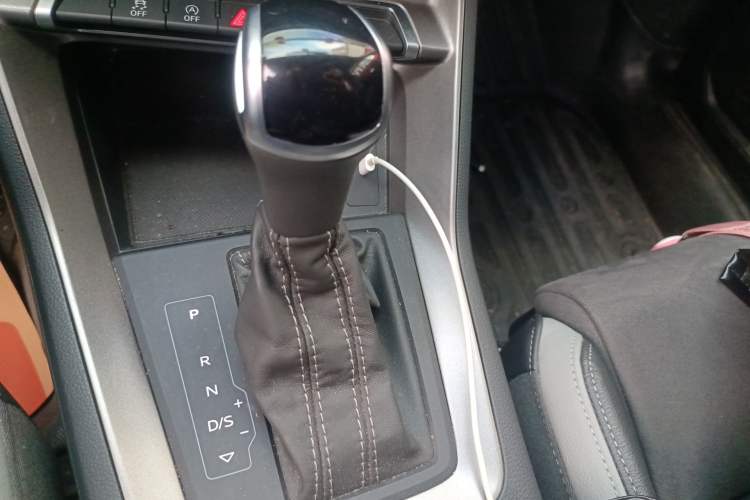 Used Audi Q3 2023 35 TFSI Fashion Dynamic Model (1.5T) Gear Lever