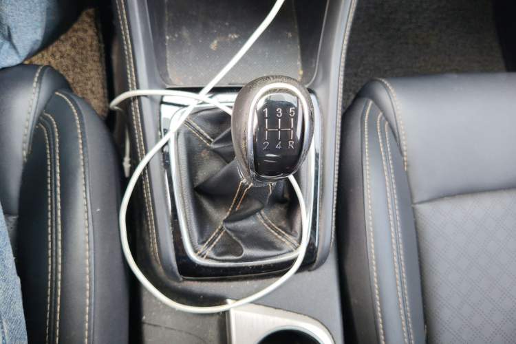 Used CHANGAN Eado 2019 1.6L GDI Manual Value Edition China VI Standard Gear Lever