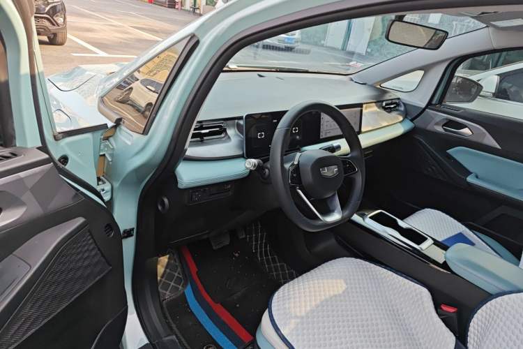 Used Geometry E Firefly 2024 401km Starlight