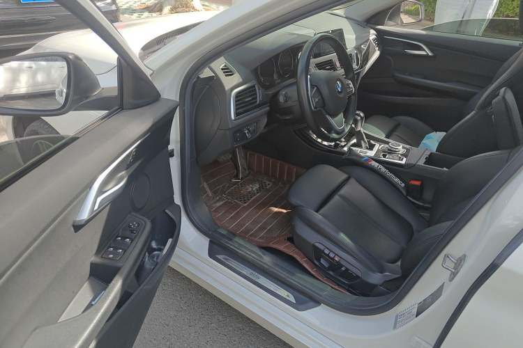 Used BMW 1 Series 2018 118i Sport Edition Driver Seat