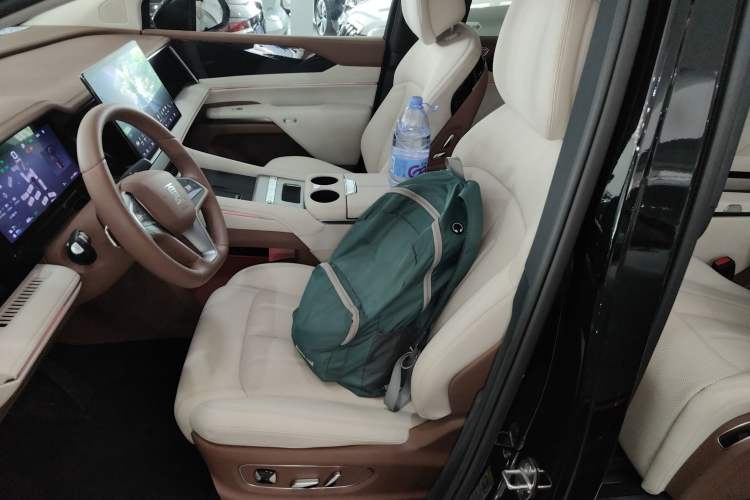 Used BYD Xia 2025 DM-i 1.5T 180km Excellence Model Left Front Seat