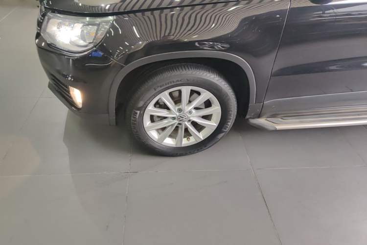 Used Volkswagen Tiguan L 2015 1.8TSI Manual Two-Wheel-Drive Limited Edition