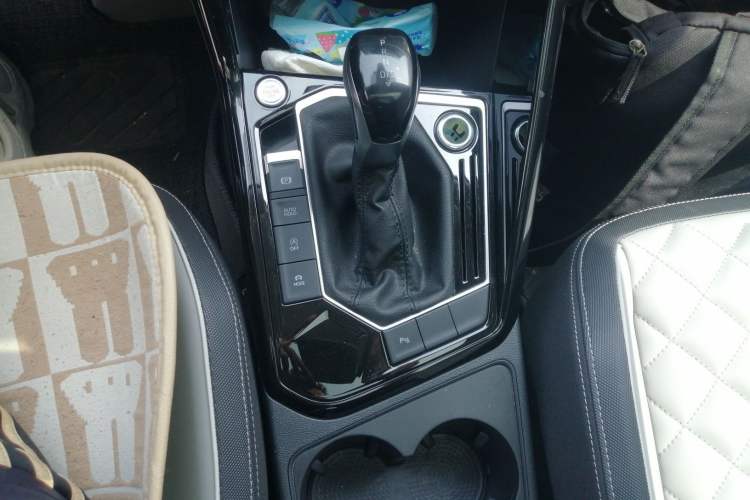 Used Volkswagen Tayron 2023 280TSI Two-Wheel-Drive Luxury Plus Advanced Version Gear Lever