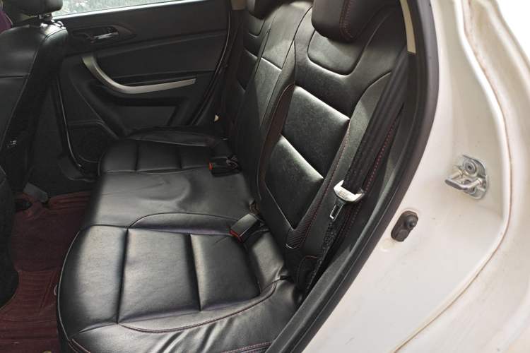 Used CHANGAN CS35 2014 1.6L Automatic Luxury Model China IV Standard Left Rear Seat