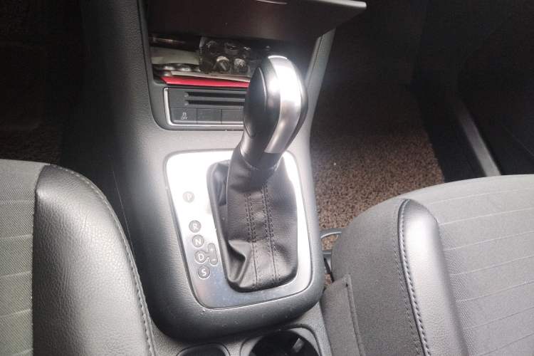 Used Volkswagen Tiguan 2013 1.8TSI Automatic Two-Wheel Drive Trend Edition Gear Lever