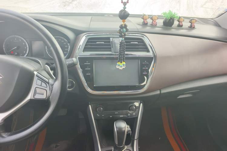 Used Suzuki Vitara S-Cross 2017 1.6L CVT Two-Wheel Drive Urban Advanced Model
