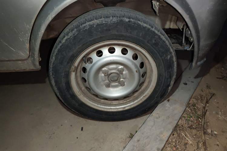 Used Dongfeng Xiaokang K07 2010 1.0L Gold Diamond Standard Model EQ465i-21 3U
