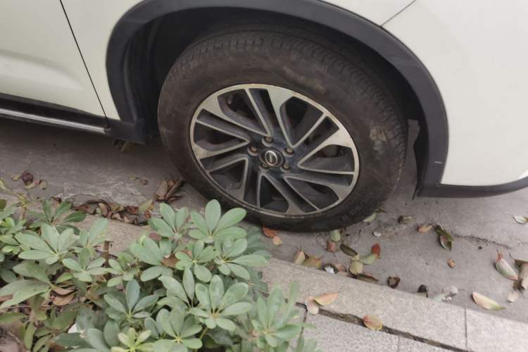 Used GAC Trumpchi GS4 2017 235T G-DCT Two-Wheel Drive Elite Edition Right Front Wheel Hub