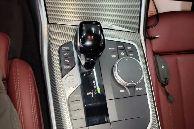 Used BMW 4 Series 2022 Revised 425i M Sport Night Edition Package Gear Lever
