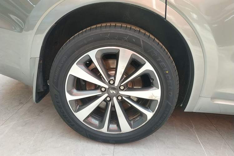 Used Li Auto ONE 2021 Extended-Range 6-Seater Version Right Rear Wheel Hub