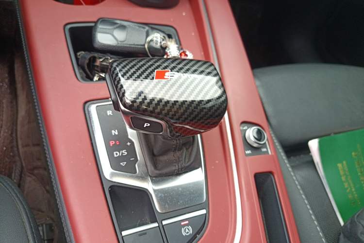 Used Audi A4L 2022 40 TFSI Luxury Dynamic Model Gear Lever