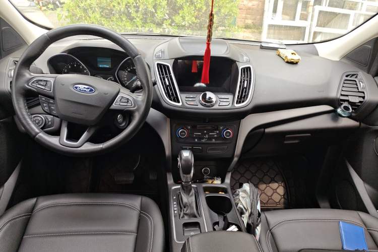 Used Ford Kuga 2019 EcoBoost 180 Two-Wheel-Drive Platinum Edition China V Standard Center Console