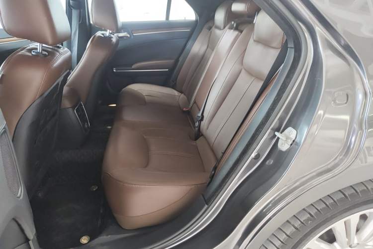 Used Chrysler 300C 2014 3.0L Excellence Edition
