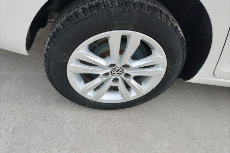 Used Volkswagen Santana 2018 1.5L Automatic Comfort Edition Right Rear Wheel Hub