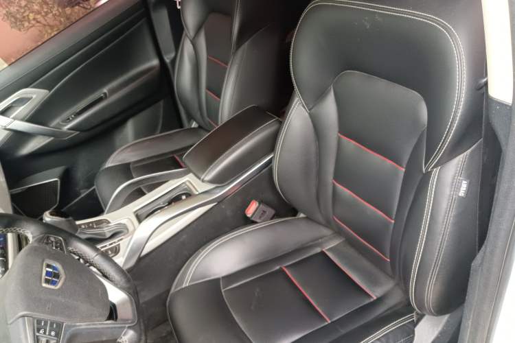 Used Geely Auto Emgrand X7 Sport 2018 1.8TD Automatic Two-Wheel Drive Smart 4G Connected Version Left Front Seat