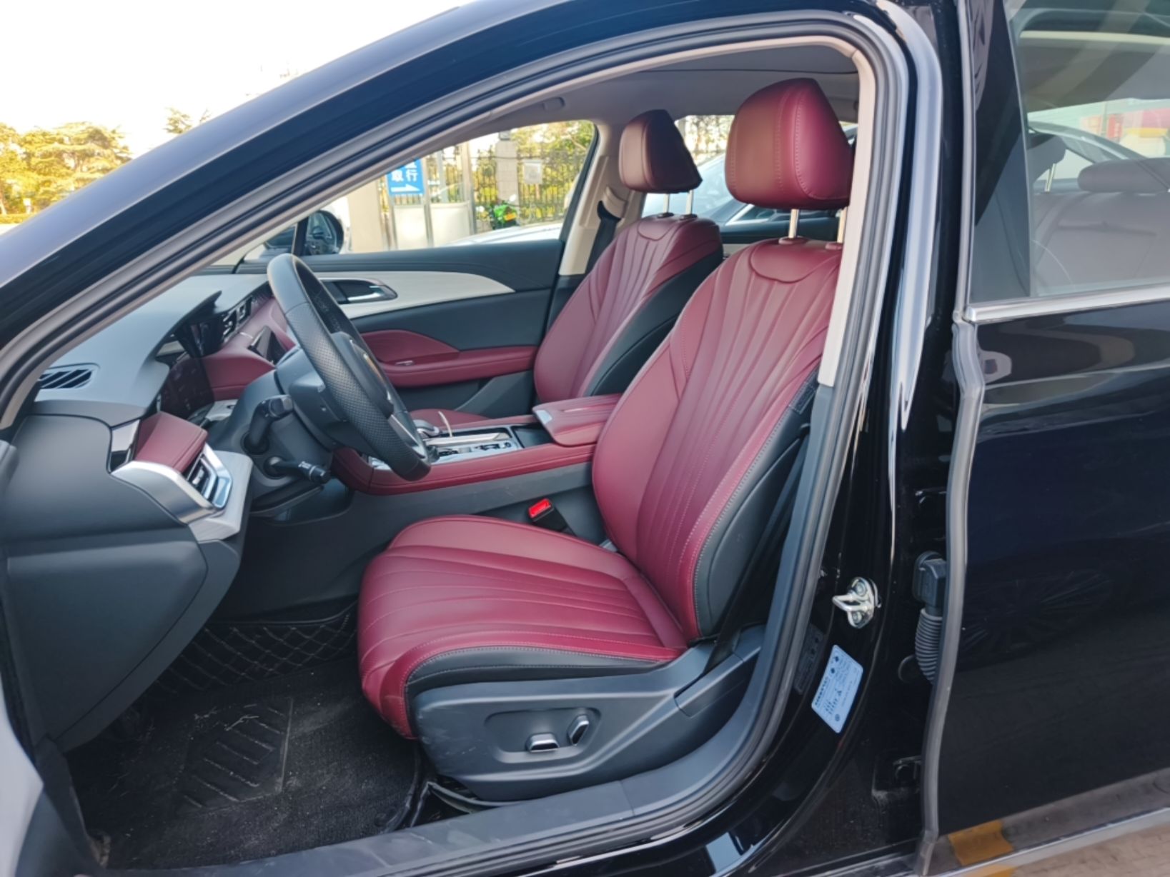 Hongqi H5 PHEV 2025 130 Super Hybrid Version — снимка 17