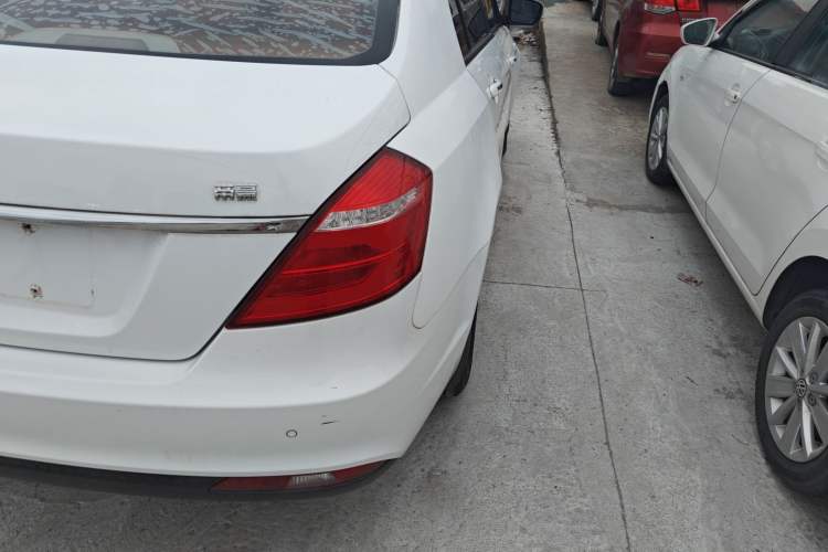 Used Geely Auto Emgrand 2017 Sedan Million Edition 1.5L Manual Luxury Model
