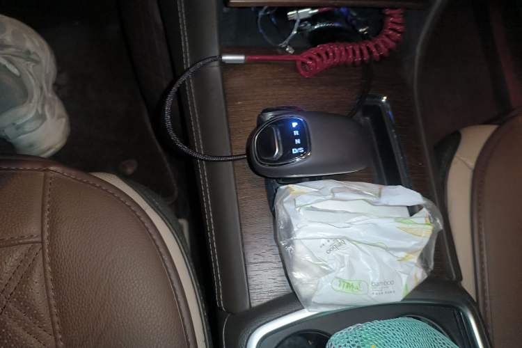 Used Chrysler 300C 2013 3.6L Premium Edition