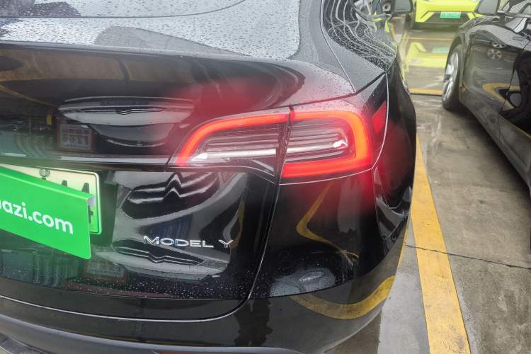 Used Tesla Model Y 2024 Rear-Wheel-Drive Version Right Rear Taillight