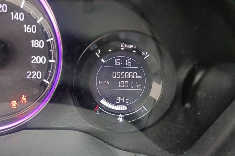 Used Honda XR-V 2021 1.5L CVT Classic Edition Odometer Close Up