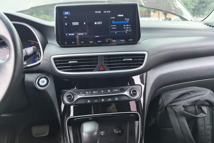 Used Hyundai Tucson 2019 280TGDi Dual-Clutch Two-Wheel Drive Fashion Edition China V Standard Audio And AC Panel