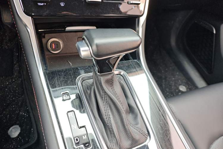 Used CHANGAN CS75 2018 280T Automatic Smart Edition China V Standard Gear Lever