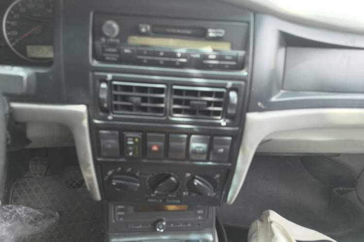 Used Volkswagen Santana Vista 2008 1.8L Manual Sishang Model Audio And AC Panel