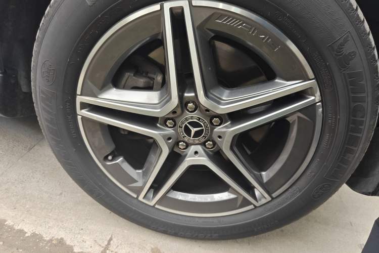 Used Mercedes-Benz GLE 2021 GLE 450 4MATIC Luxury Model Right Front Wheel Hub