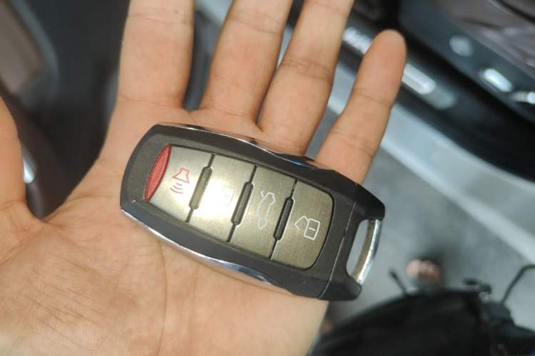Used Haval H6 2017 Red Label 2.0T Automatic Two-Wheel Drive ZhiShang Model Vehicle Key