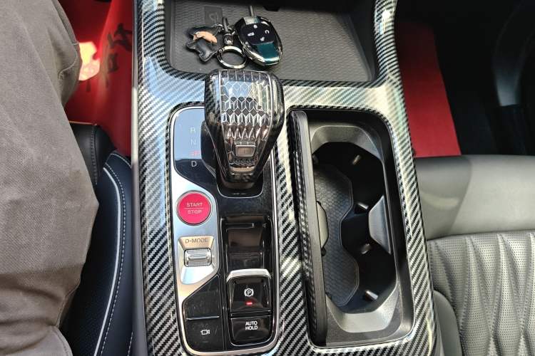 Used GAC Trumpchi GS8 2022 Linghang Series 2.0 TGDI Two-Wheel-Drive Luxury Smart Connectivity Version (7 Seats)
