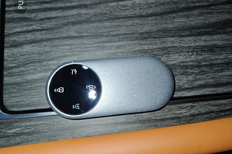 Used Hima AITO M9 2025 All-Electric Ultra Version 100 kWh 5-Seater Model Interior 1