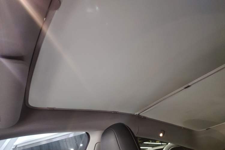 Used Tesla Model Y 2022 Long-Range All-Wheel-Drive Version