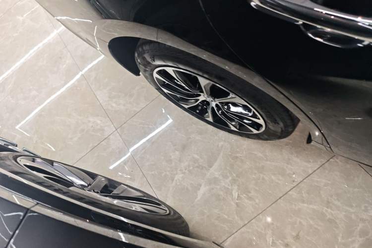 Used Toyota Avalon 2023 Dual-Engine 2.5L Luxury Edition