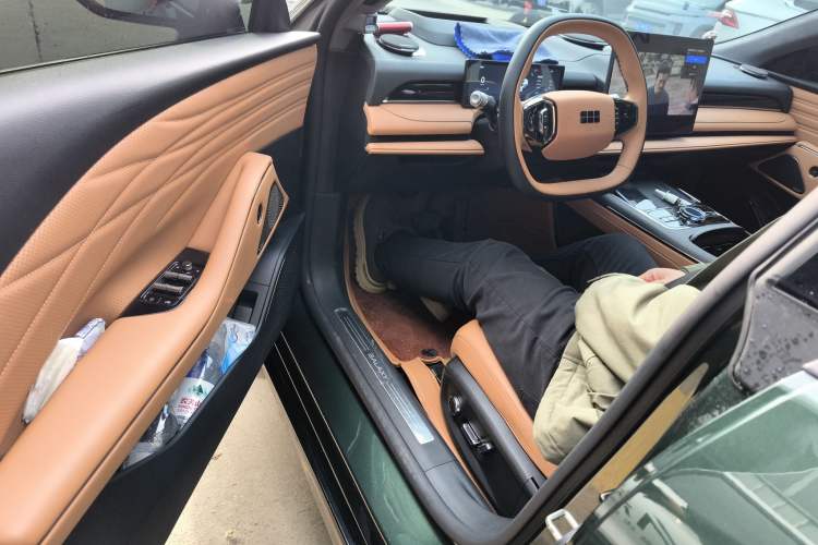 Used Geely Galaxy Galaxy 8 2025 130km EM-i Flagship Edition
