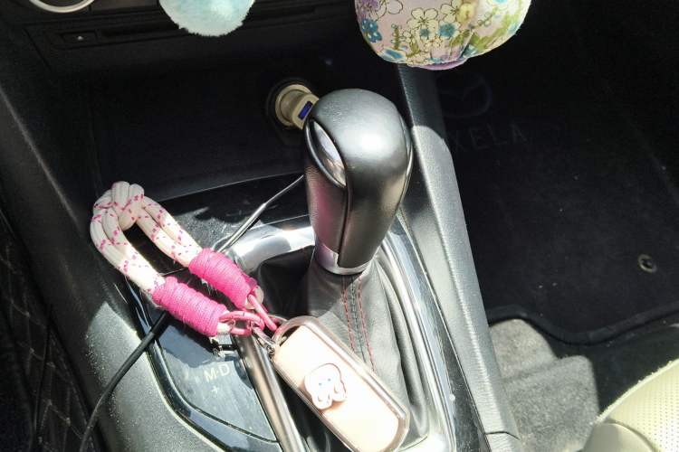 Used Mazda 3 Axela 2014 Sedan 2.0L Automatic Flagship Model