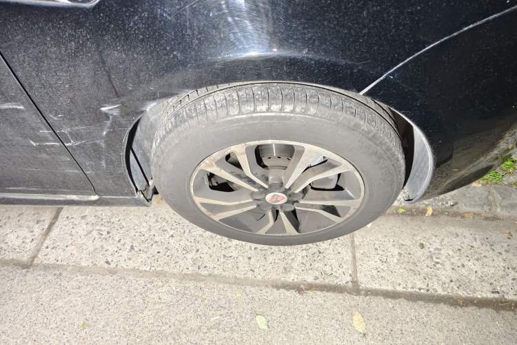 Used Roewe e550 2016 Deluxe Edition Right Front Wheel Hub